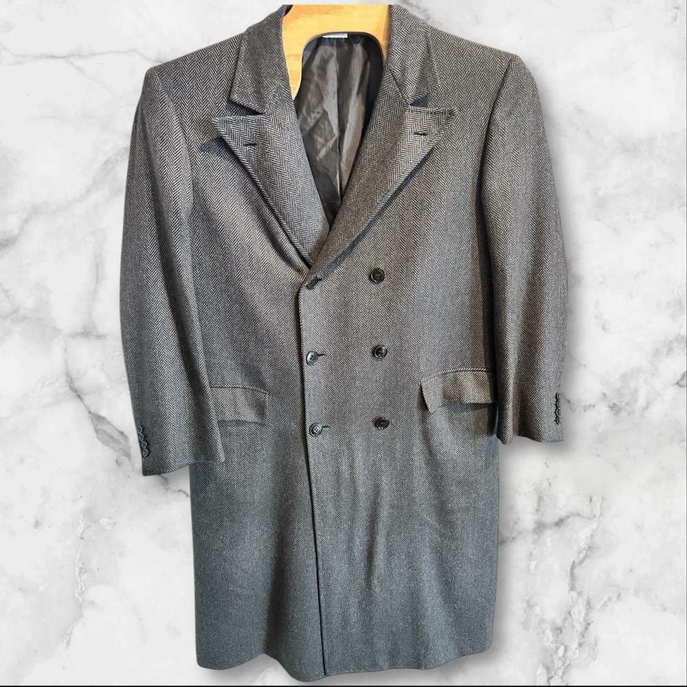 100% CASHMERE Brioni Gray Herringbone Coat Size 54 Us Size 44
